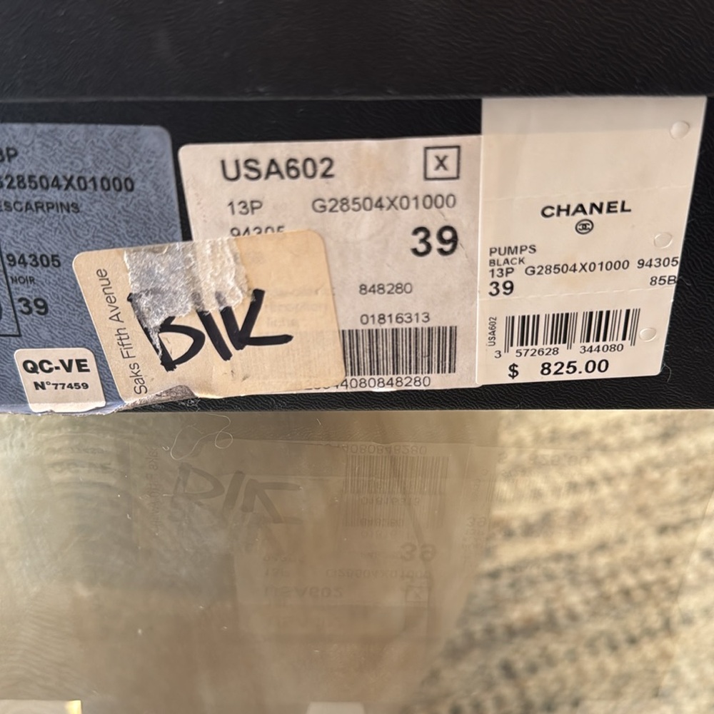 CHANEL Black Heels with Bow Detail - Picture 5 of 5